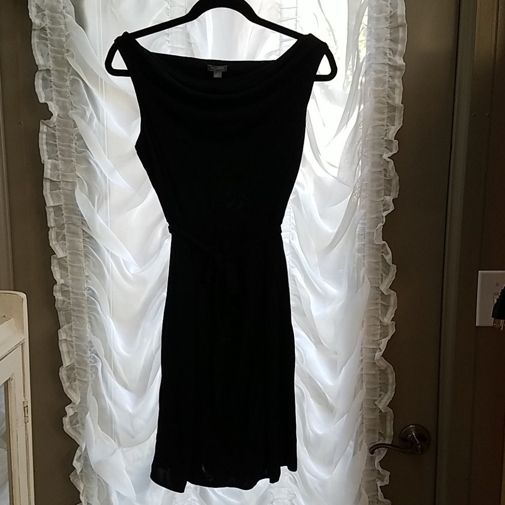 👑 ANN TAYLOR PETITES - Black Sleeveless Dress  (8P)